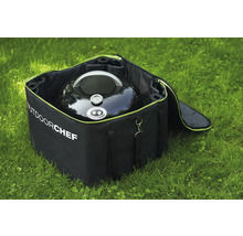 Outdoorchef Grill in Transporttasche auf Rasen