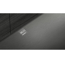 Un lave-vaisselle projette le temps restant sur le sol de la cuisine.