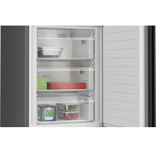 Congélateur avec tiroirs transparents et aliments surgelés