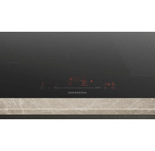 Siemens Kochfeld mit digitaler Anzeige auf einer Arbeitsplatte