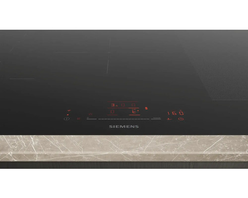 Siemens Kochfeld mit digitaler Anzeige auf einer Arbeitsplatte