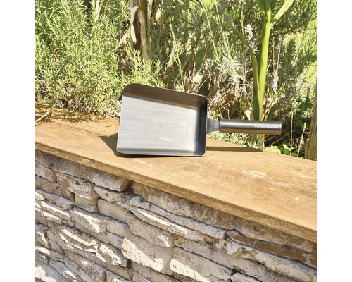 Metallschaufel für den Garten