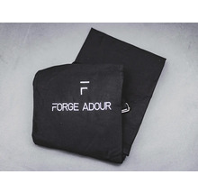 Zwei schwarze Stoffbeutel mit dem Forge Adour Logo.