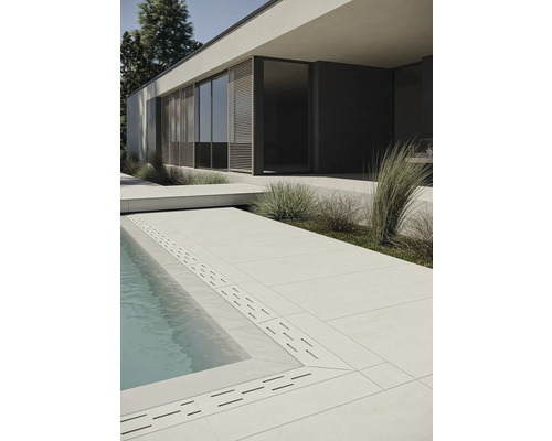 Moderne Architektur mit Pool und Steinboden im Aussenbereich