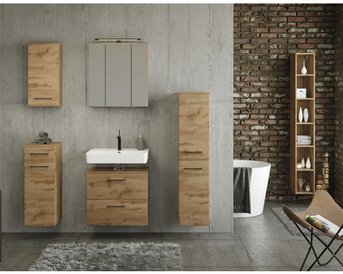 Ensemble de meubles de salle de bains aspect chêne comprenant un meuble sous-lavabo, une armoire de toilette et des colonnes, style industriel.