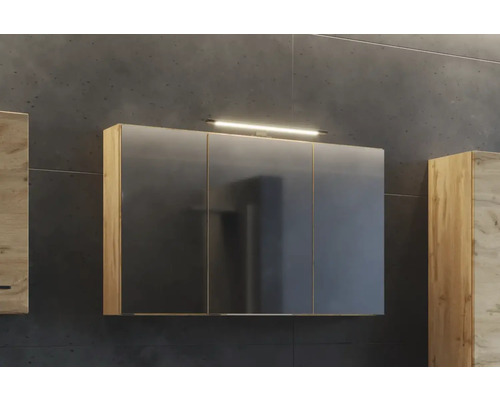 Armoire de toilette à trois portes avec éclairage LED et corps en aspect chêne.