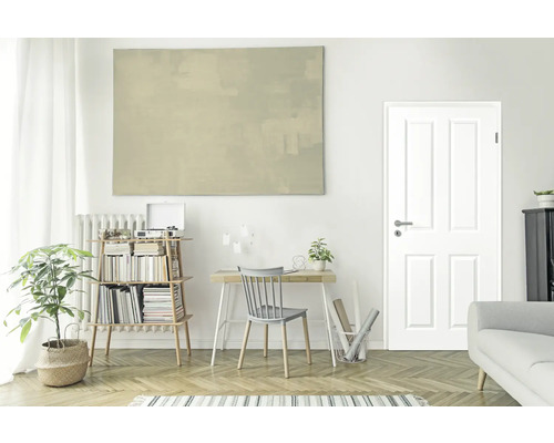 Bureau lumineux avec bureau, chaise, bibliothèque et porte