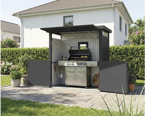 Espace barbecue avec barbecue, ustensiles de barbecue et écrans d'intimité latéraux