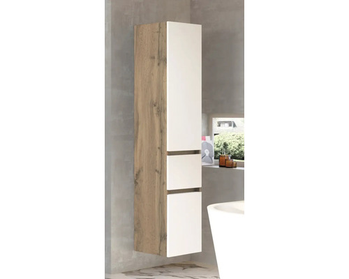 Colonne de salle de bains avec façade blanc mat et corps décor chêne, montage mural.