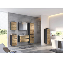 Salle de bains moderne avec meubles aspect bois et anthracite, comprenant un sous-vasque, une armoire de toilette et des colonnes de rangement.