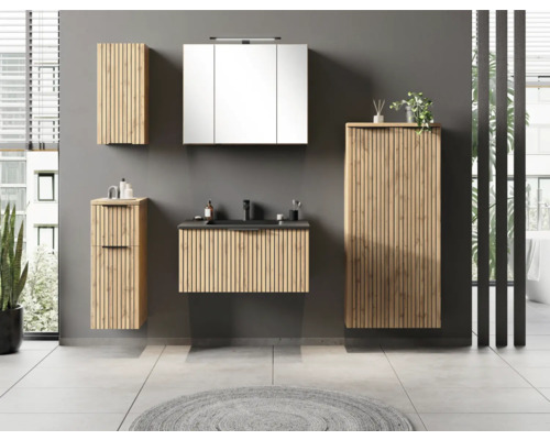 Modernes Badezimmermöbel-Set in Eichenoptik mit vertikalen Holzlatten, Waschtisch, Spiegelschrank und passenden Schränken.
