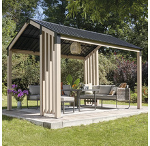 Pavillon indépendant avec mobilier de jardin sur une terrasse dans le jardin.