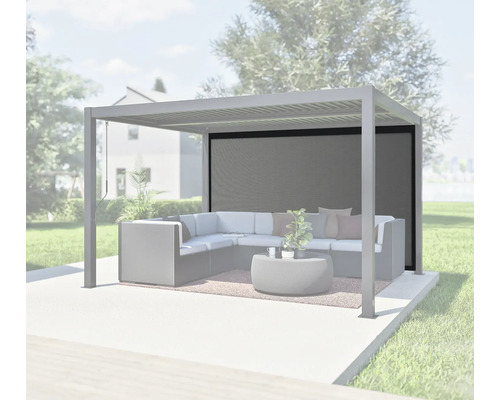 Pergola avec mobilier de salon et écran d'intimité dans le jardin