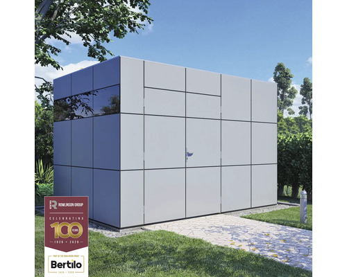 Gartenschrank aus Metallpaneelen auf Rasenfläche