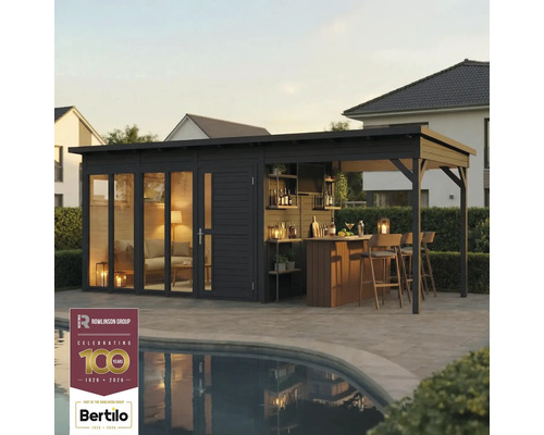 Gartenhaus mit Bar, Regalen und Sitzgelegenheiten neben einem Pool.