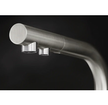 Robinet d'eau en métal