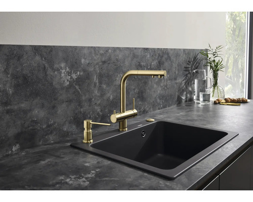 Évier de cuisine avec robinet et distributeur de savon