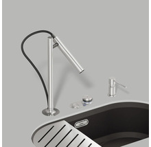 Évier de cuisine avec robinet, distributeur de savon et bouton de rinçage