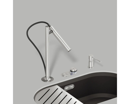 Évier de cuisine avec robinet, distributeur de savon et bouton de rinçage