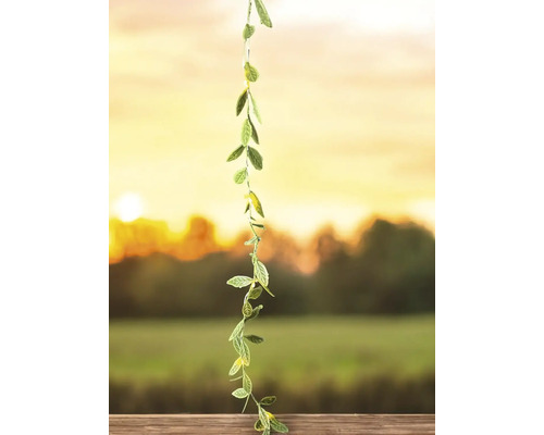 Dekorative Girlande mit Blättern für Innenräume
