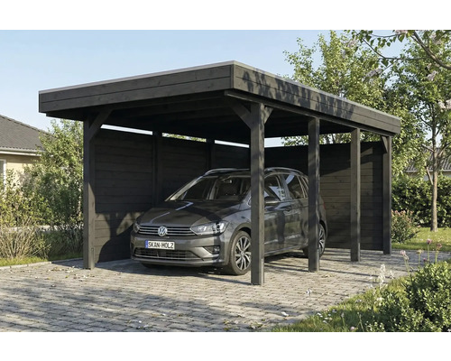 Voiture sous un carport en bois