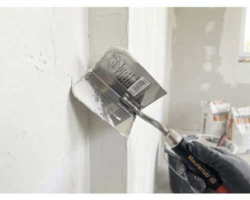 Truelle d angle intérieur Maurerlob pour appliquer de l enduit dans un angle de mur.