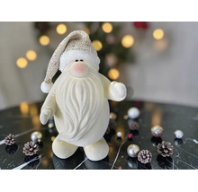 Dekorative Weihnachtsmannfigur mit langem weißem Bart und glitzernder Zipfelmütze.