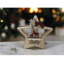 Weihnachtsdekoration aus Holz in Sternform mit Rentierszene und XMAS-Schriftzug.