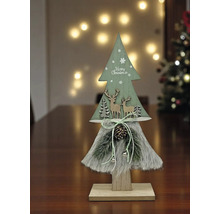 Weihnachtsdekoration in Tannenbaumform aus Holz und Kunstfell mit Rentierfiguren, Zapfen und Merry Christmas Schriftzug auf einem Holzständer.