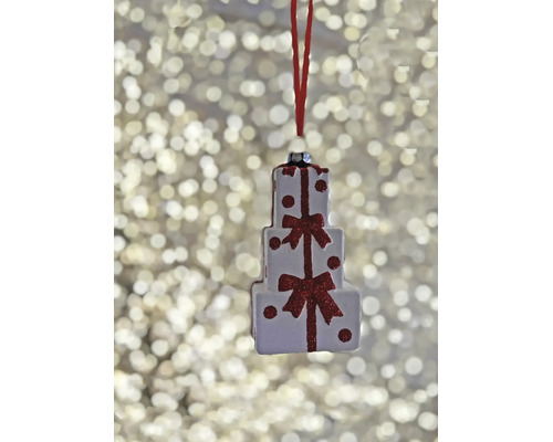Weihnachtsbaumanhänger in Form von drei gestapelten Geschenken mit glitzernden roten Schleifen.