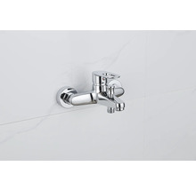 Mitigeur de baignoire monocommande chromé pour montage mural avec inverseur pour la fonction douche.