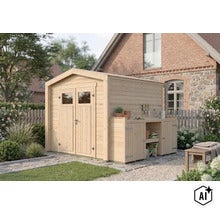 Abri de jardin en bois avec double porte et étagère intégrée dans un jardin soigné devant une maison. (Image AI modified or generated)