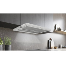 Hotte télescopique Siemens dans une cuisine moderne avec des meubles gris aspect bois et une paroi arrière en marbre.