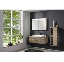 Ensemble de salle de bain moderne aspect bois avec meuble sous-lavabo, vasque blanche, armoire de toilette avec éclairage et armoire latérale.