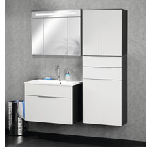Ensemble de meubles de salle de bains moderne comprenant un meuble sous-vasque avec lavabo, une armoire de toilette éclairée et une colonne.