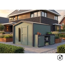 Abri de jardin en bois avec annexe intégrée et étagères dans le jardin d une maison moderne en briques. (Image AI modified or generated)