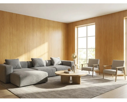 Salon moderne et lumineux avec des panneaux muraux en bois, un canapé modulaire gris, une table basse ronde en bois et deux fauteuils sur un tapis.