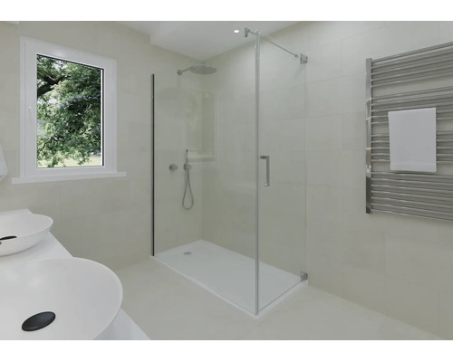 Modernes Badezimmer mit Glas-Duschkabine, flacher Duschwanne, Doppelwaschbecken und Handtuchheizkörper. Hell und geräumig gestaltet.