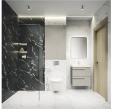 Modernes Badezimmer mit begehbarer Dusche, Marmoroptik-Fliesen, wandhängendem WC, Waschtisch mit Unterschrank und beleuchtetem Spiegel.