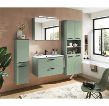 Ensemble de meubles de salle de bains moderne vert sauge, comprenant un meuble sous-vasque, armoire de toilette et colonnes à poignées noires.