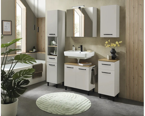 Ensemble de meubles de salle de bain moderne blanc et aspect bois avec armoire haute, sous-lavabo, armoire de toilette et meubles d'appoint.