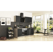Cuisine moderne en noir mat avec corps aspect bois, comprenant un four encastrable, une hotte aspirante et une paroi arrière noire.