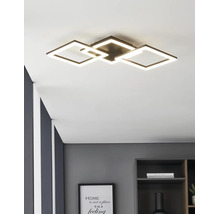 Moderne LED-Deckenleuchte mit drei überlappenden quadratischen Rahmen aus Metall.