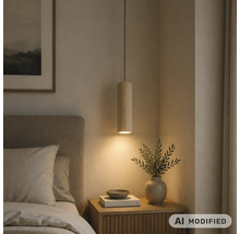 Suspension cylindrique en bois avec structure à lattes au-dessus d une table de nuit dans la chambre, lumière chaude.
