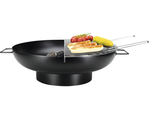 Brasero en métal avec grille de cuisson amovible, saucisses et légumes, adapté pour les grillades au charbon de bois.