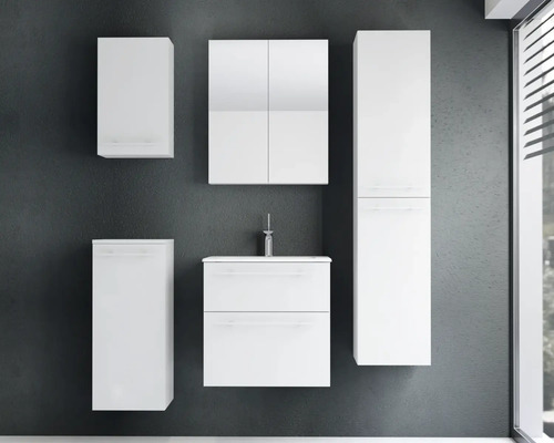 Ensemble de meubles de salle de bains suspendus blancs avec meuble sous-lavabo, armoire à miroir, colonne et deux armoires latérales.