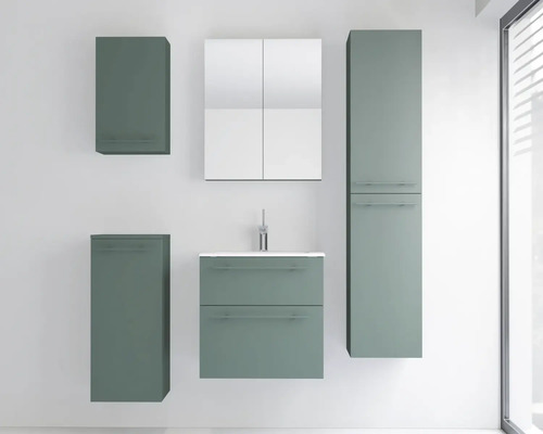 Ensemble de meubles de salle de bains moderne en vert gris avec meuble sous-vasque, armoire de toilette, une armoire haute et deux meubles d'appoint.