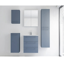 Ensemble de meubles de salle de bain bleu-gris comprenant un meuble sous-vasque, une armoire de toilette, une armoire haute et deux éléments hauts.