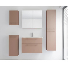 Ensemble de meubles de salle de bain beige avec meuble sous-vasque, armoire de toilette, colonne et deux meubles d'appoint.