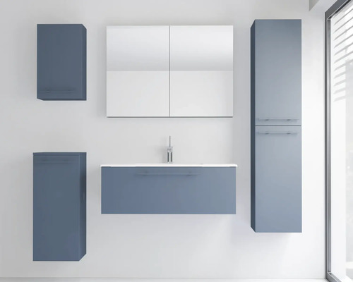 Ensemble de meubles de salle de bains moderne avec meuble sous lavabo, lavabo, armoire de toilette et trois armoires murales.